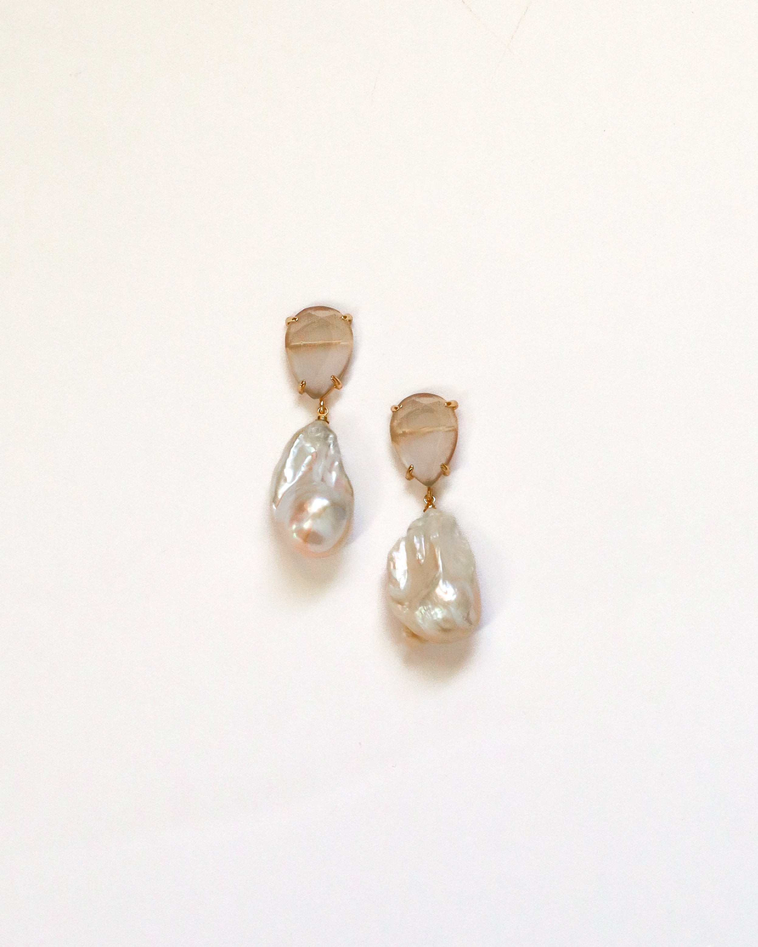 Neutral Baroque drop