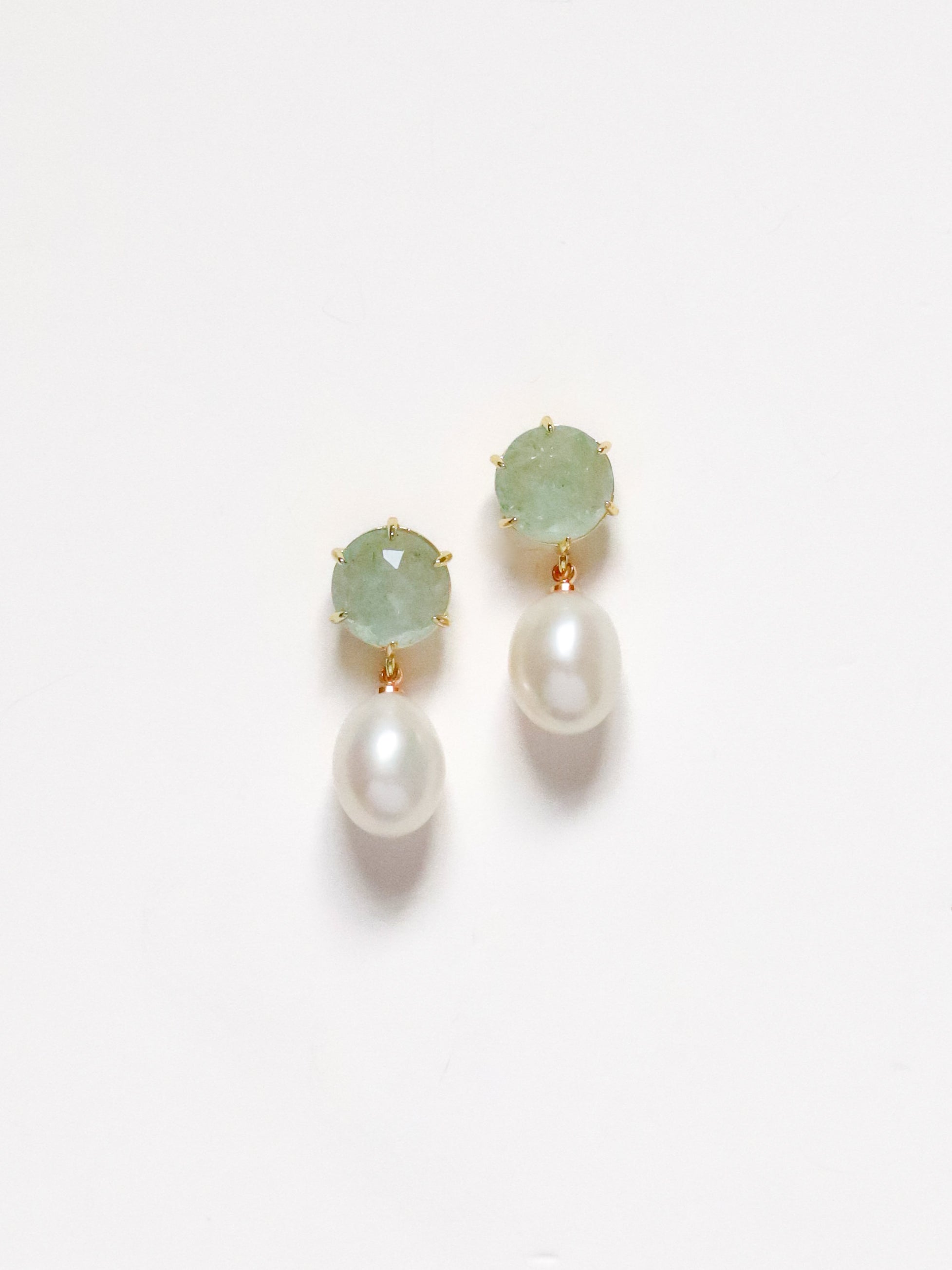 Round + Pearl Drop In 3 stone color options
