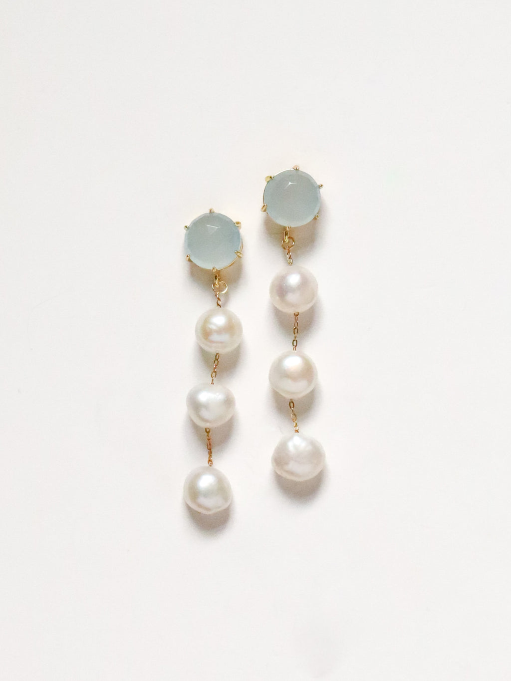 Round 3 Pearl Drop In 3 stone color options