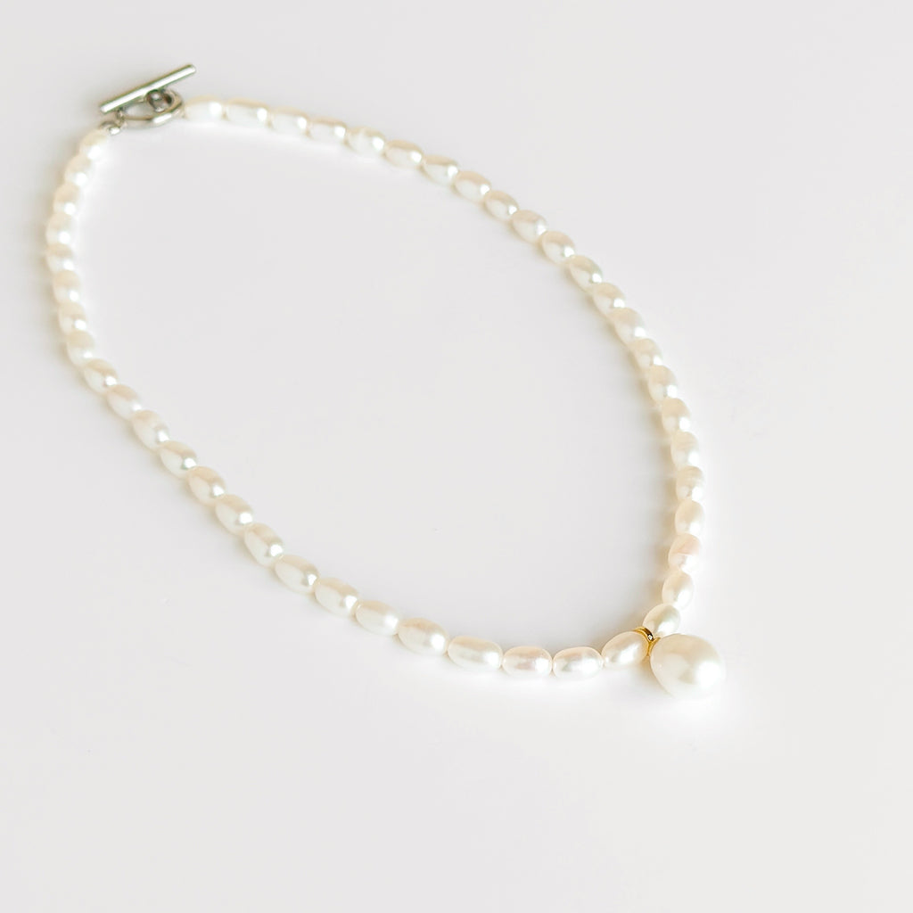 Drop Pearl Necklace