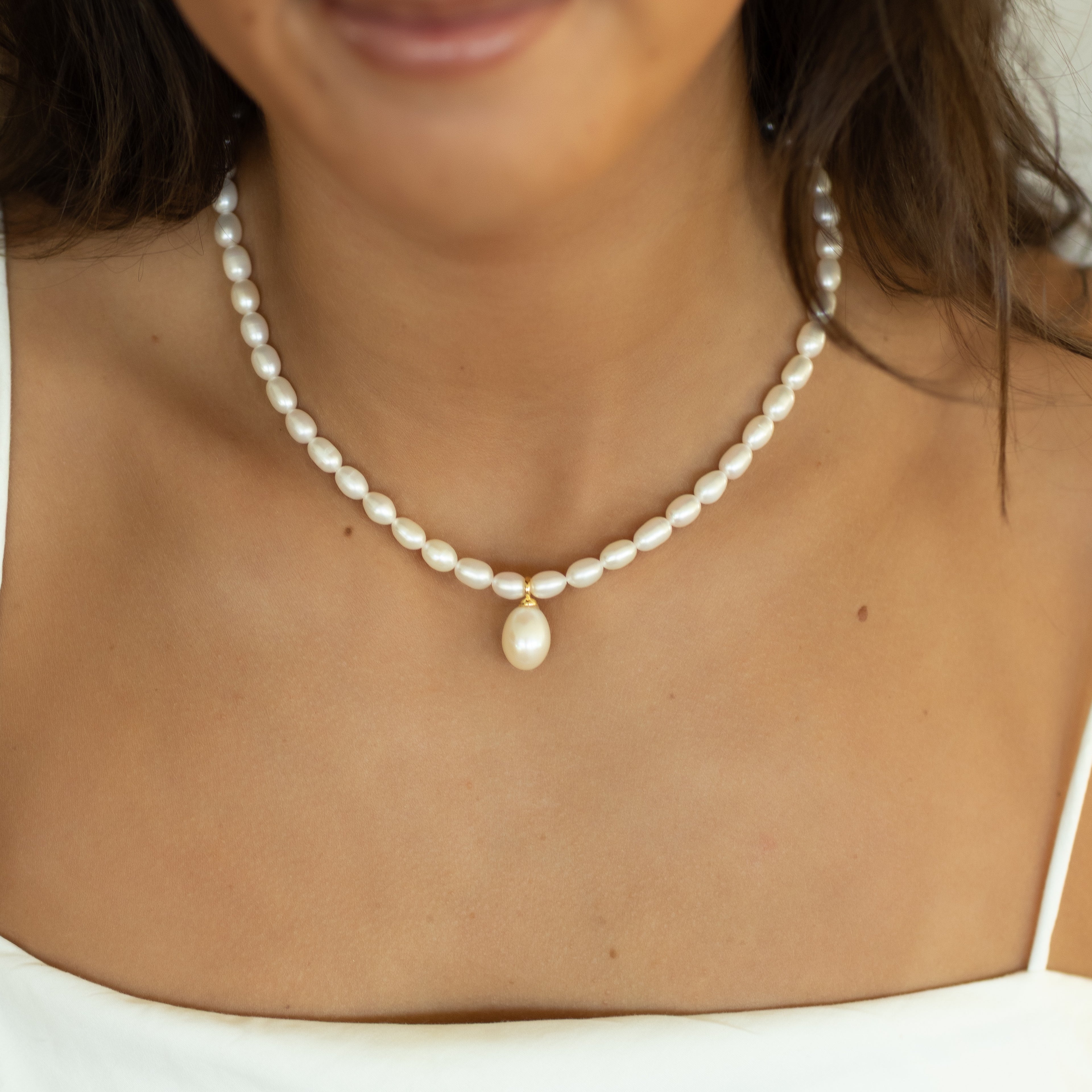 Drop Pearl Necklace