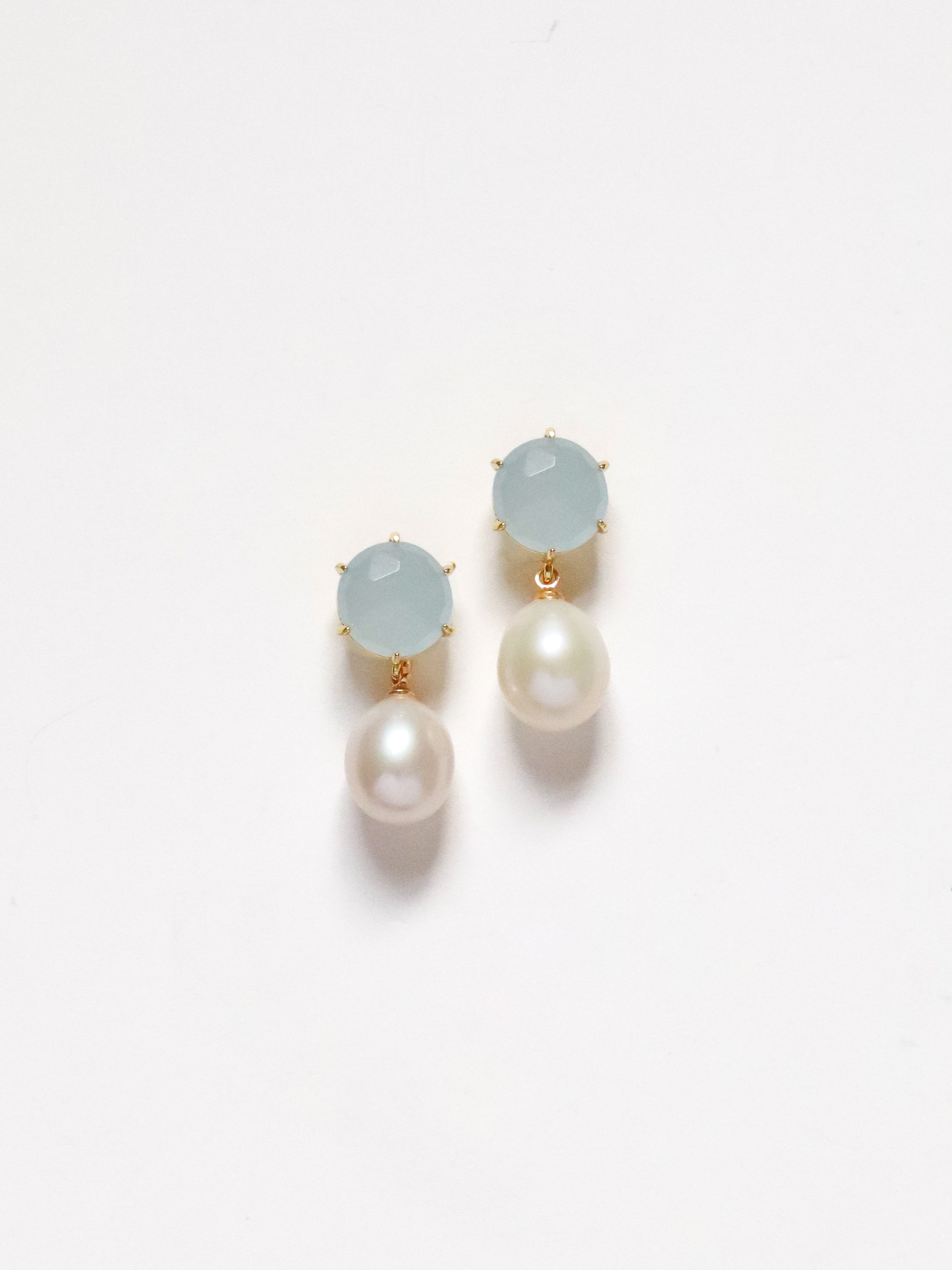 Round + Pearl Drop In 3 stone color options