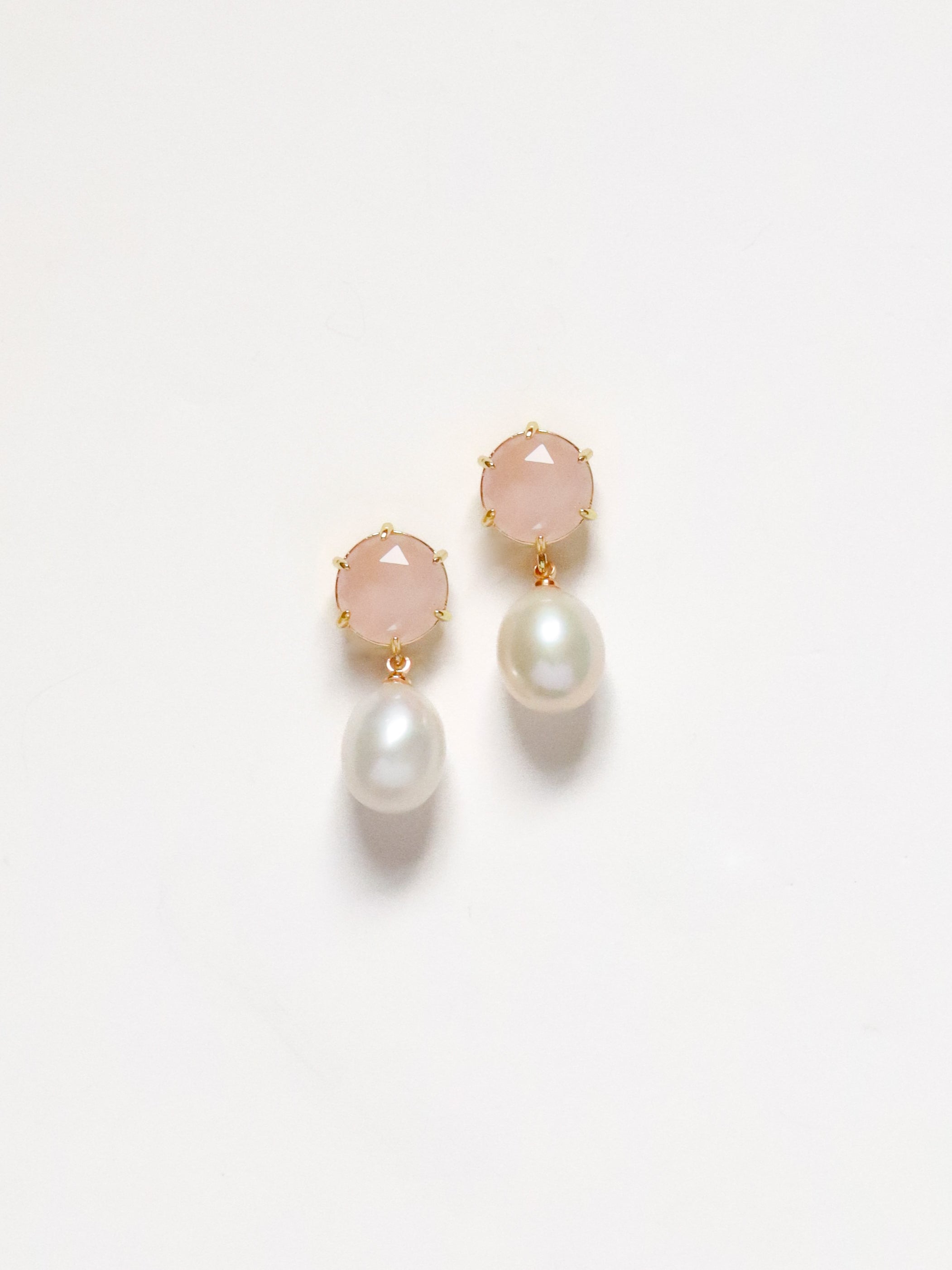 Round + Pearl Drop In 3 stone color options