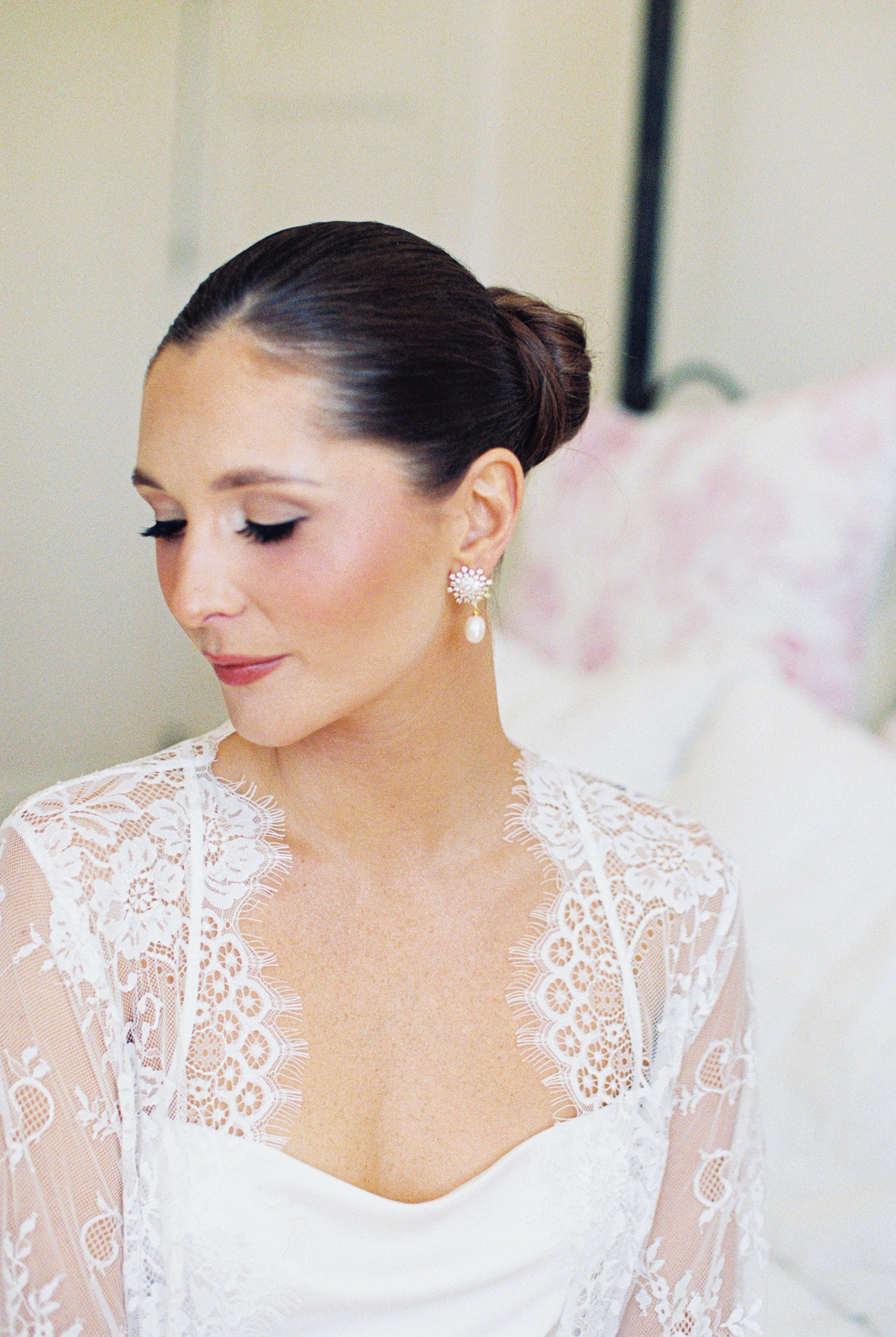 Round Glitzy Flower + Pearl Drops