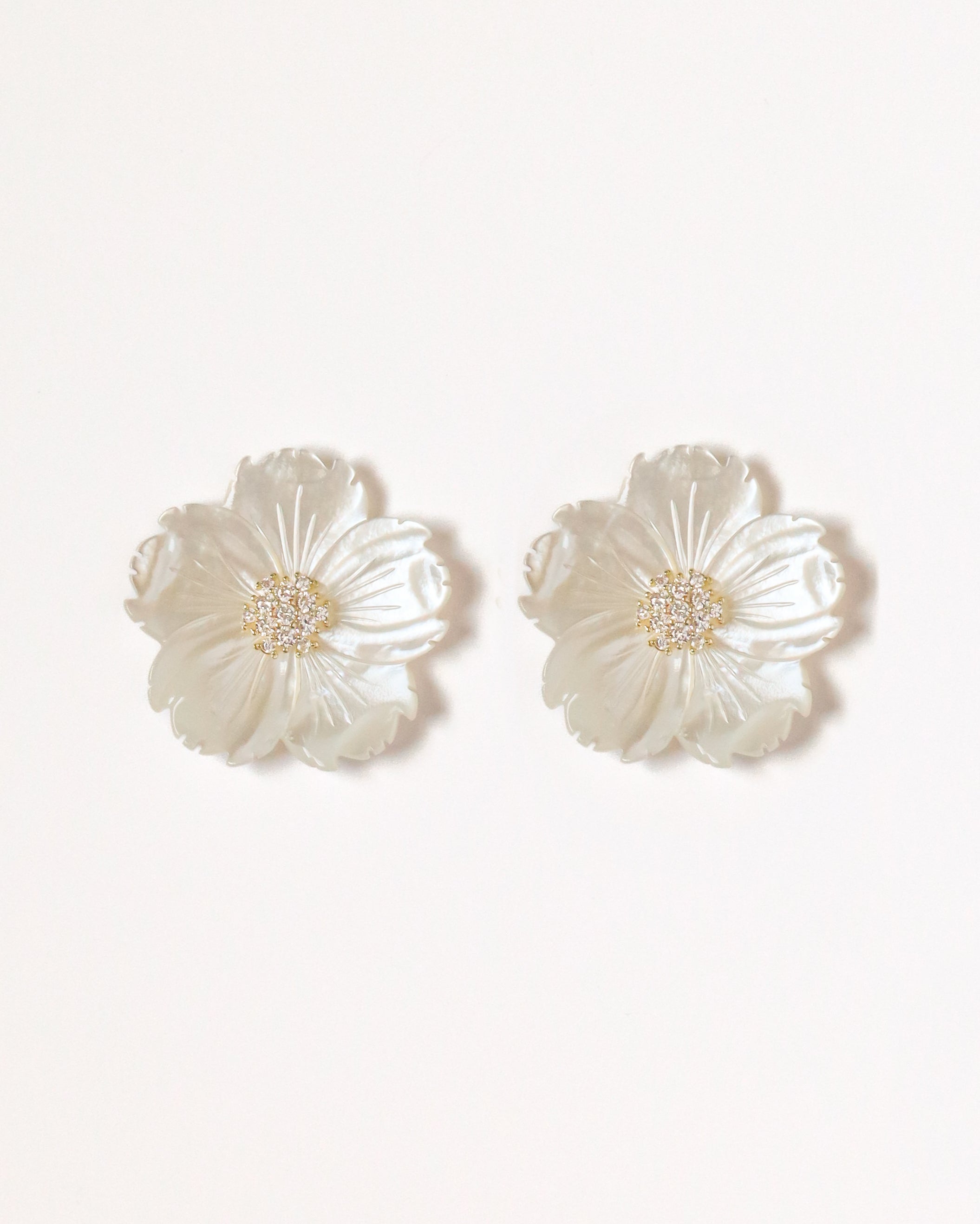 (Pre-Order) Large Magnolia Glitzy Studs