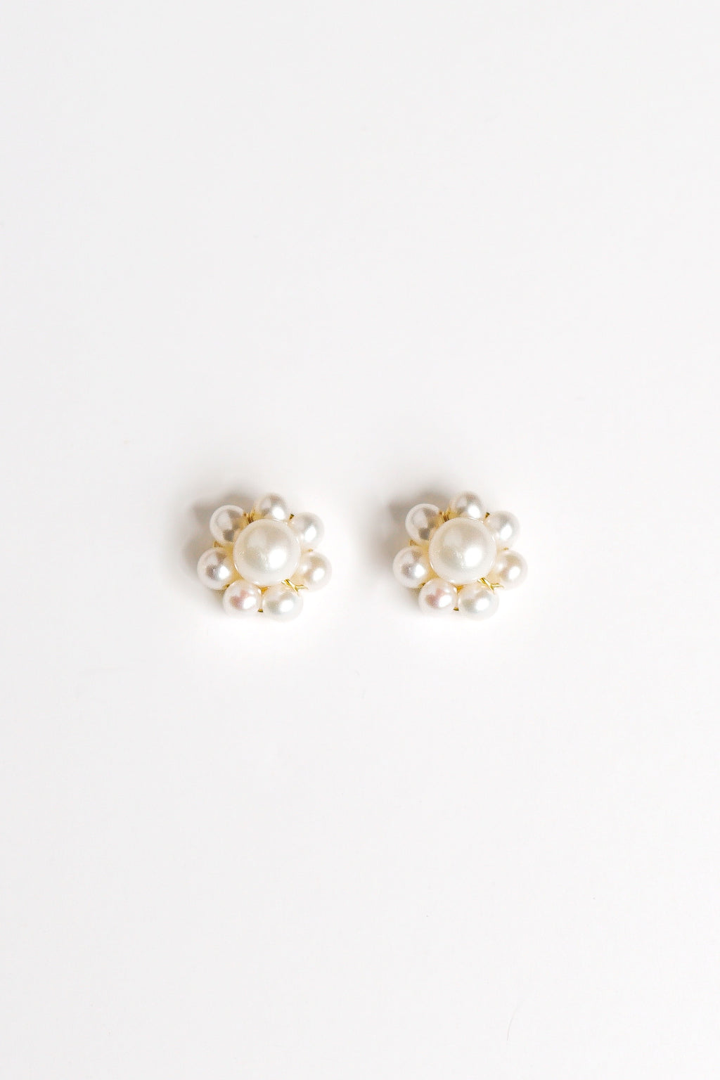 Mini Pearl Halo Cluster Studs