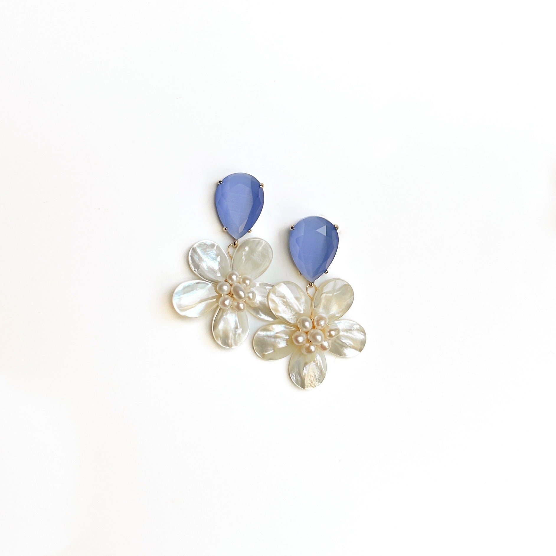 Periwinkle + Pearl Flower