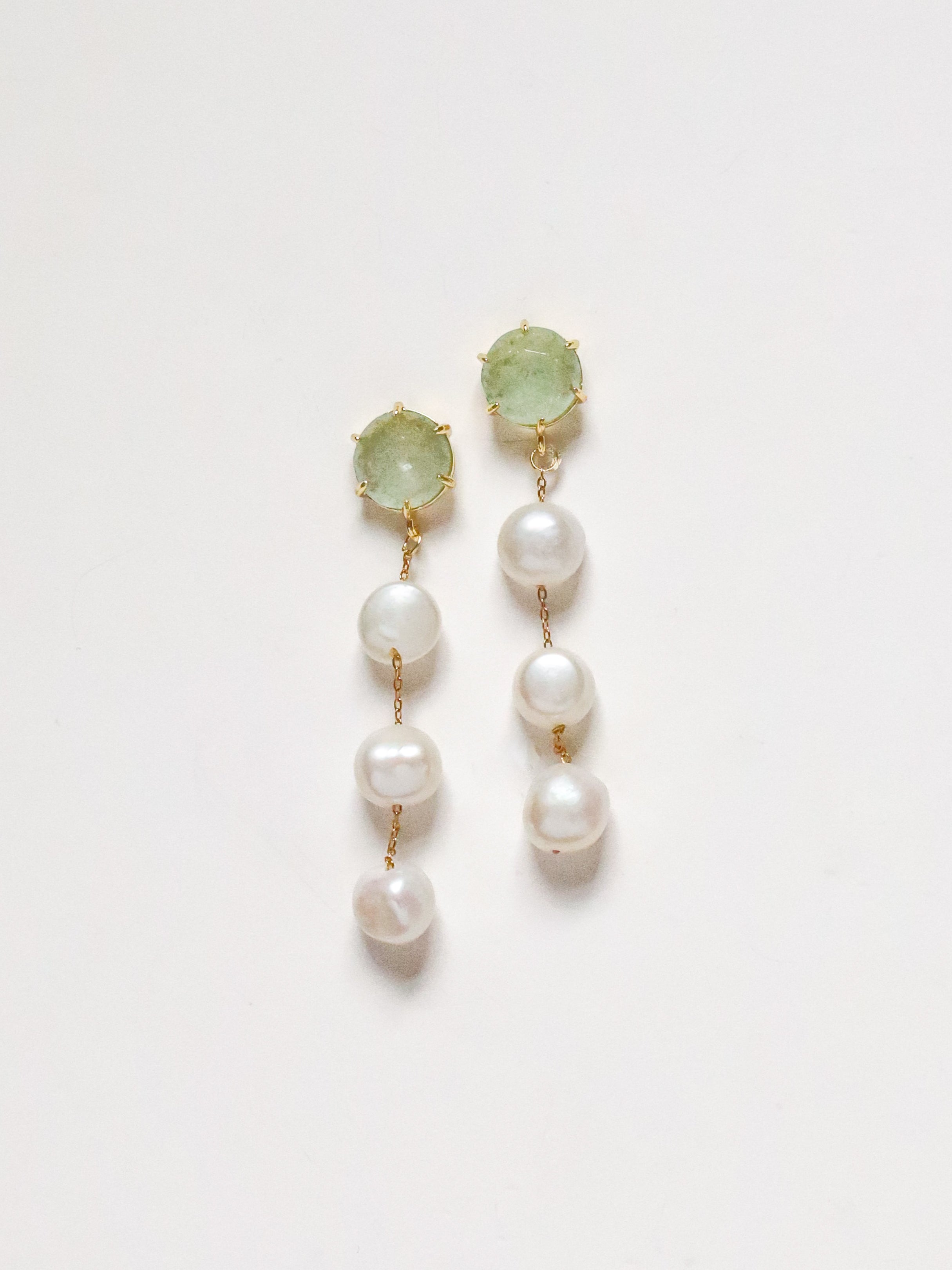 Round 3 Pearl Drop In 3 stone color options