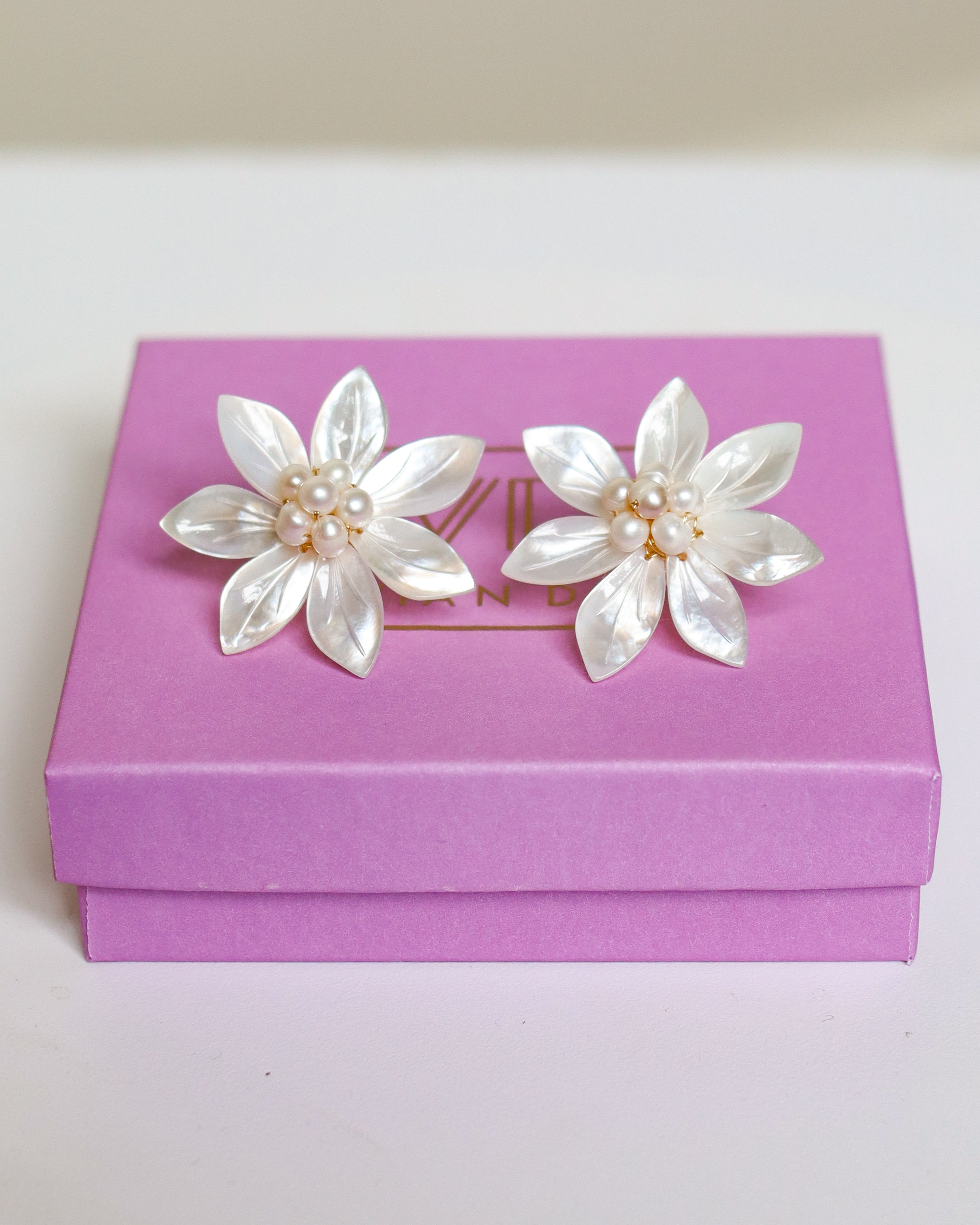 Ivory Pearl Flower Stud
