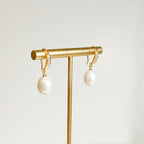 Dainty Glitzy Hook Pearls