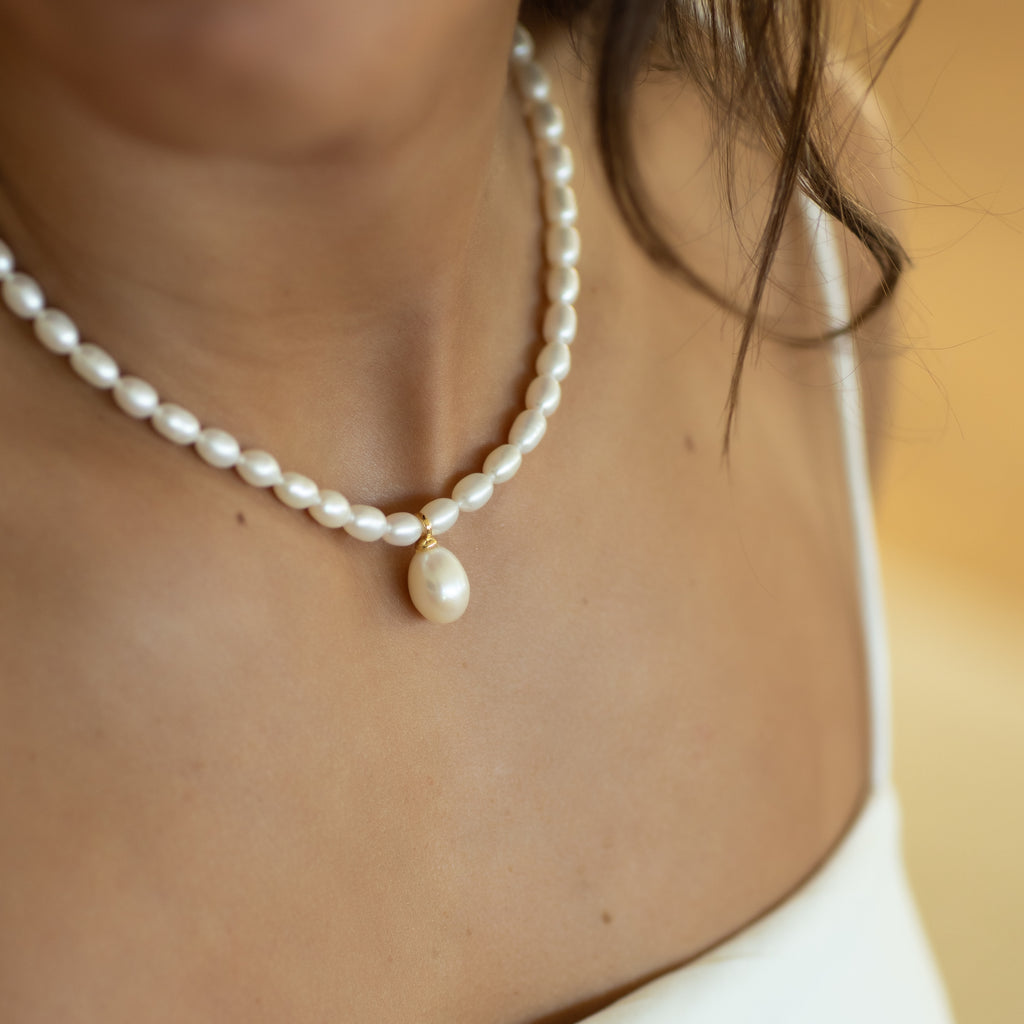 Drop Pearl Necklace