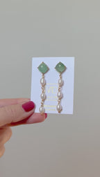 Rhombus + 3 Pearl Drop In 3 stone color options