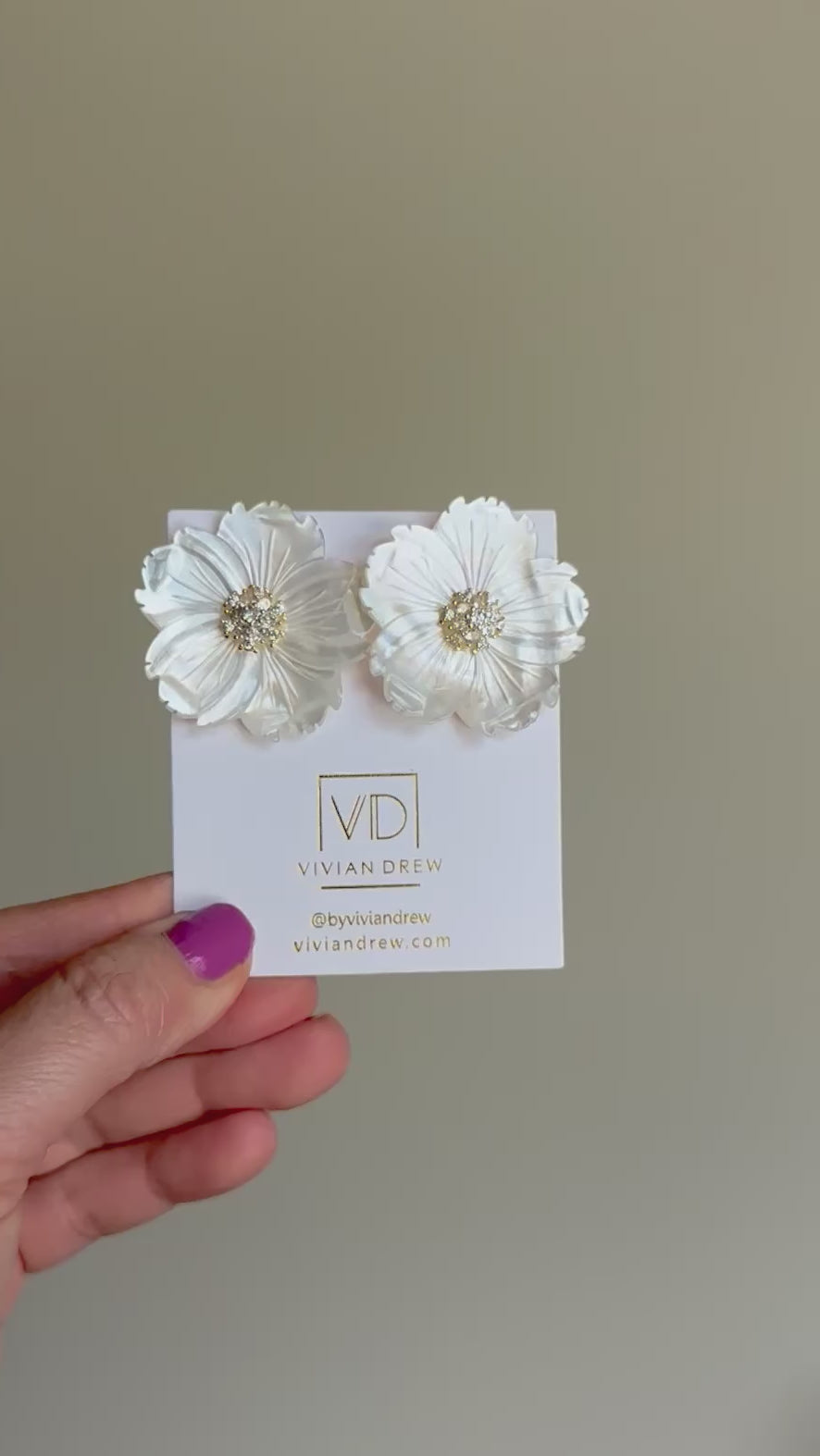 (Pre-Order) Large Magnolia Glitzy Studs