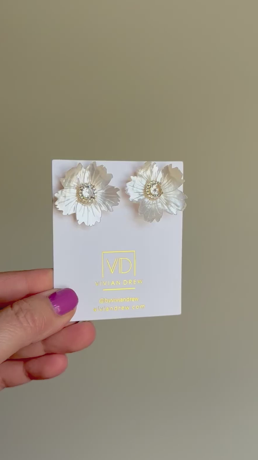 Medium Poppy Glitzy Studs