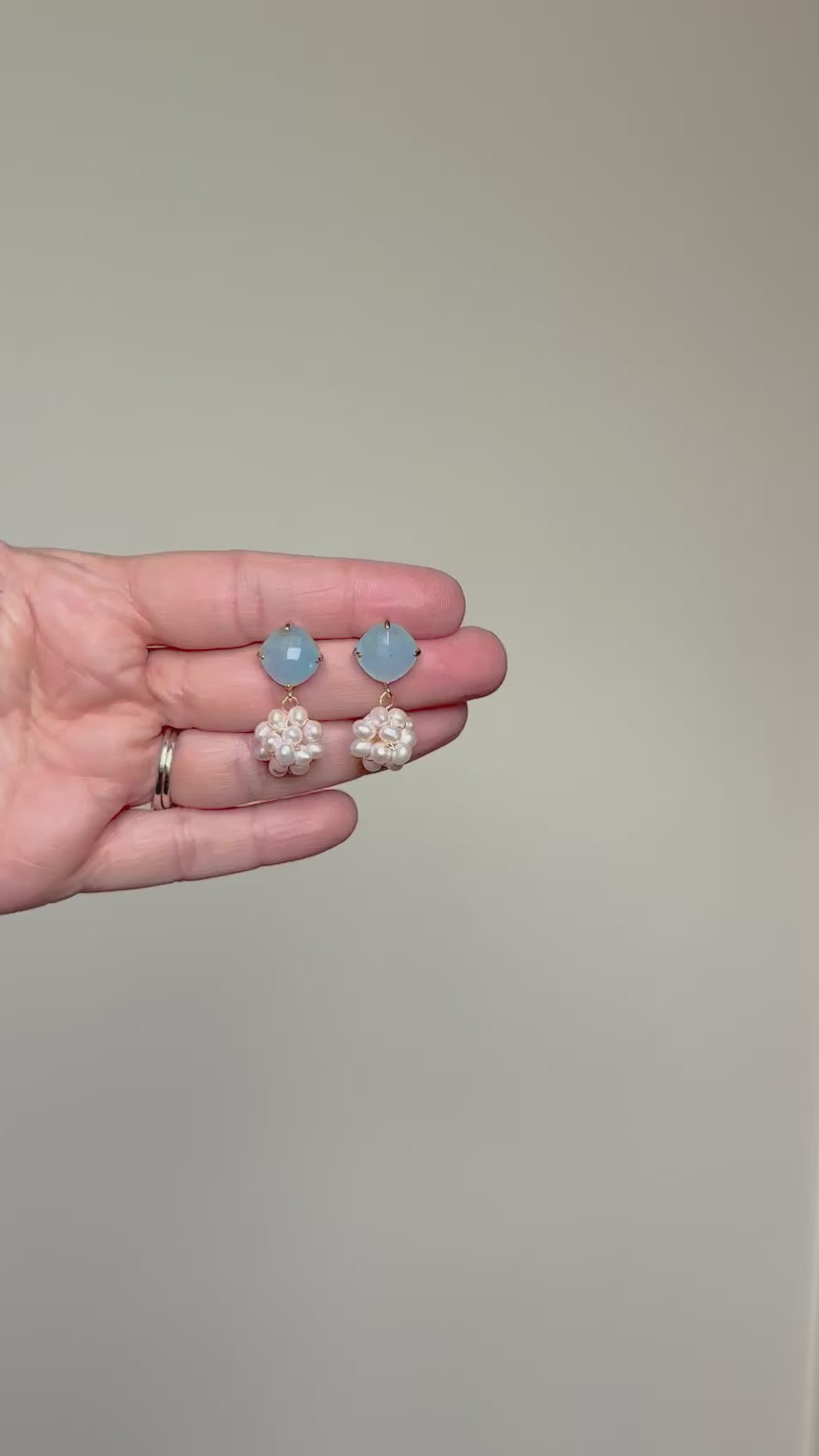 (Pre-Order) Rhombus Blue + Pearl Cluster