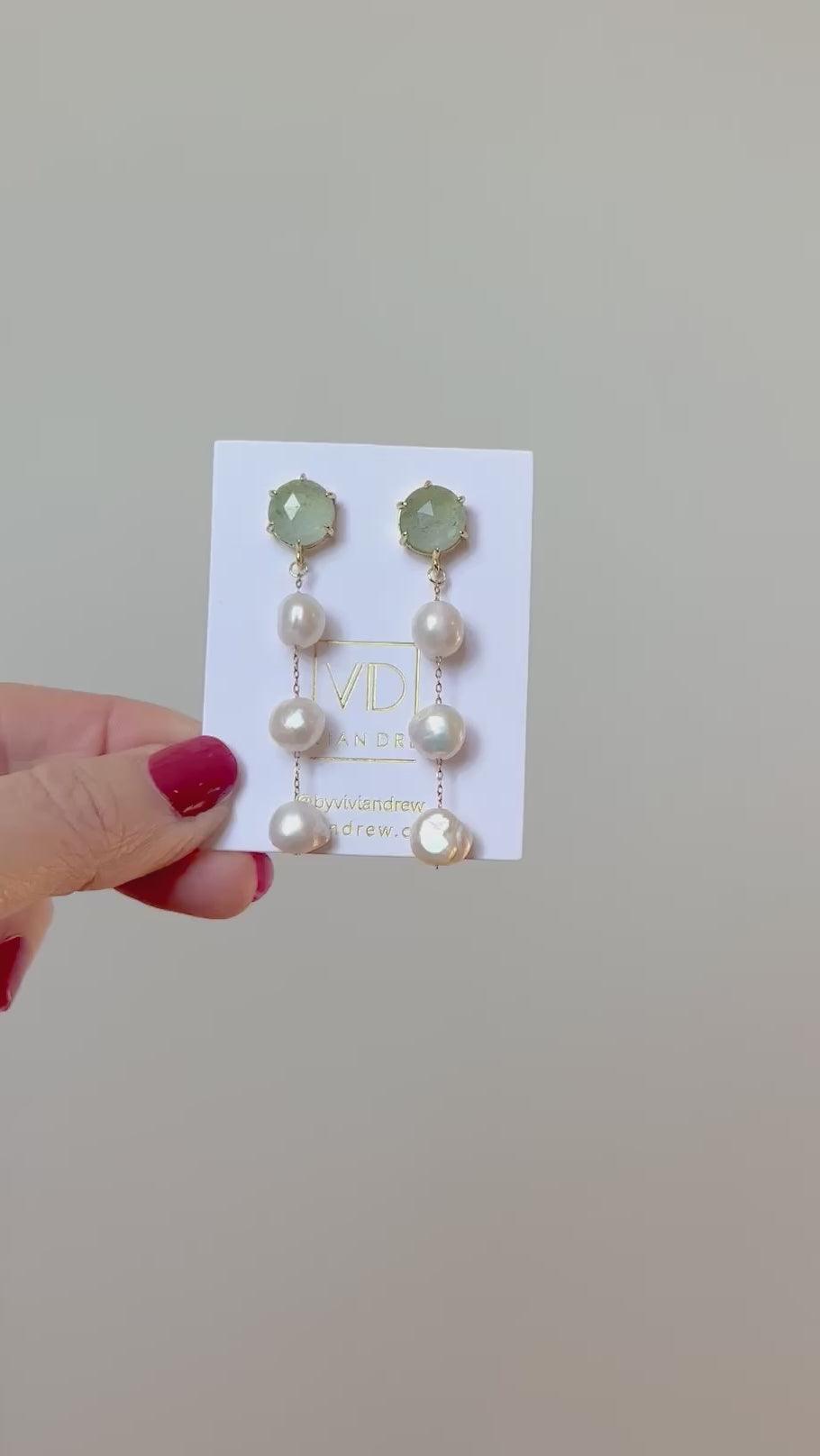 Round 3 Pearl Drop In 3 stone color options