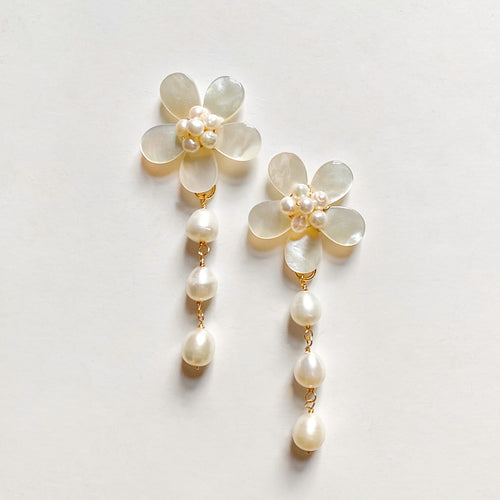(Pre-Order) Pearl Flower + 3 drop Pearls