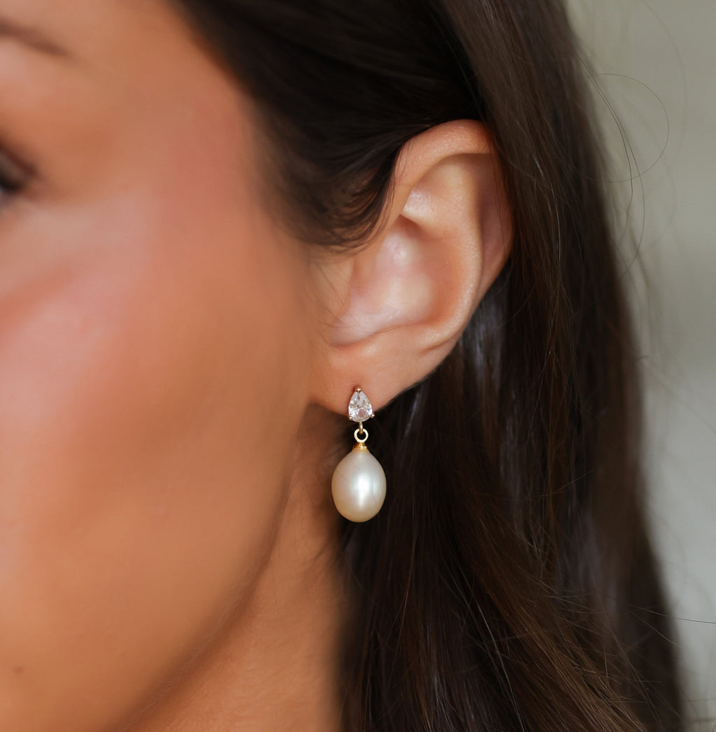 Dainty Diamond Pearls