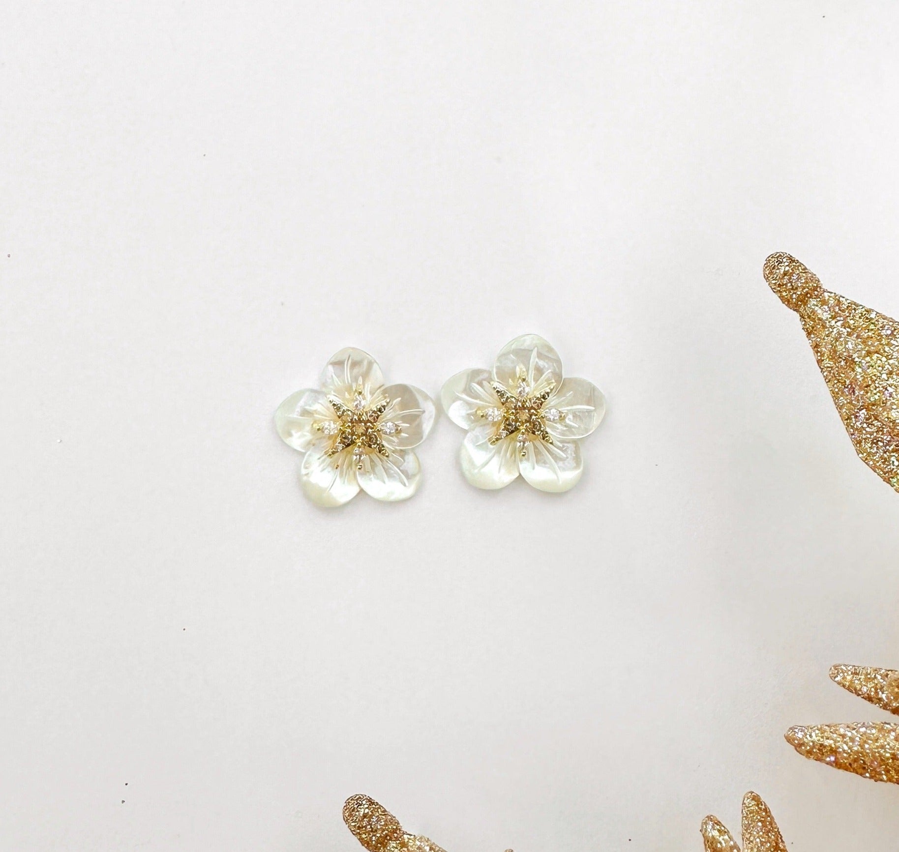 Mini Forget-me-not Pearl Studs