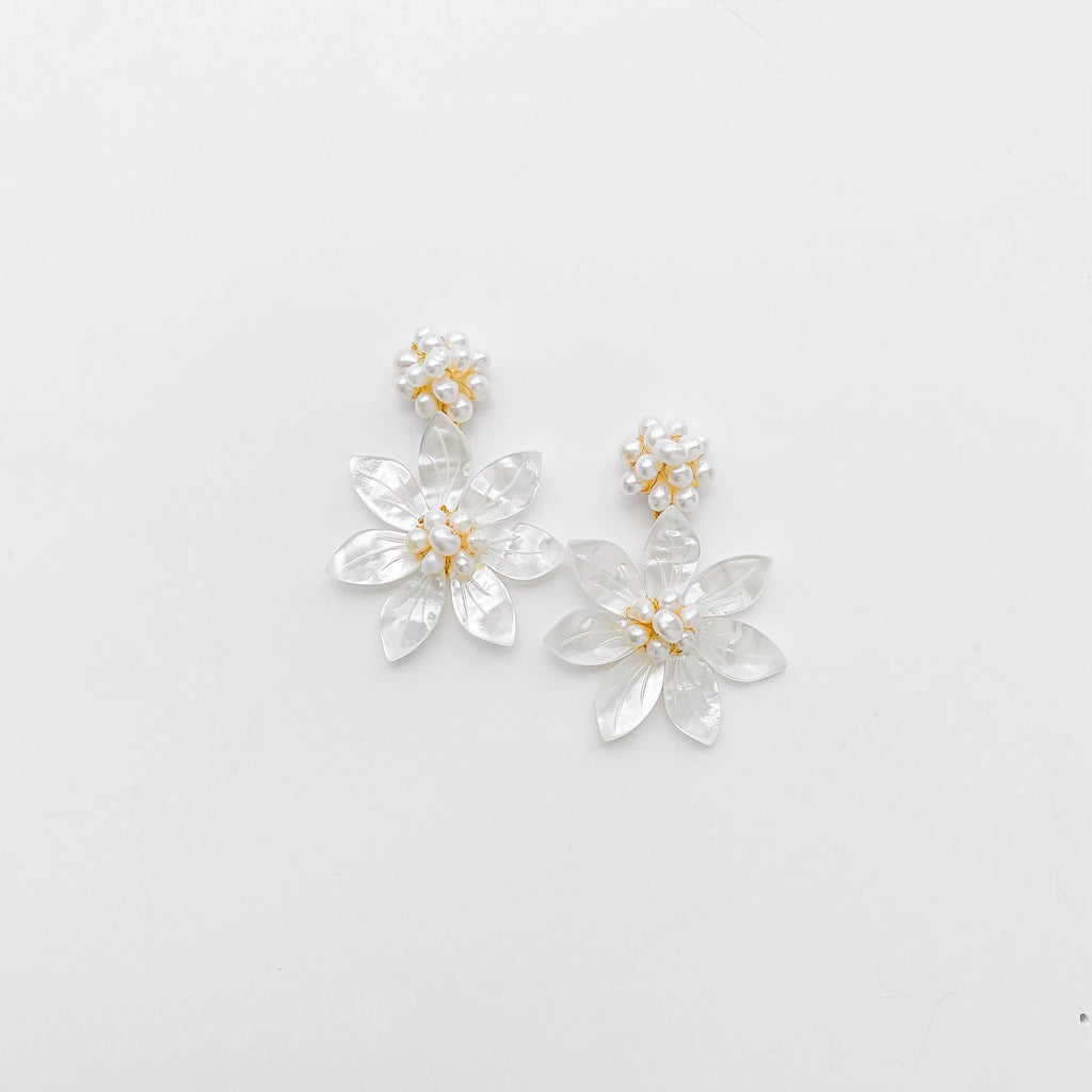 Pearl Cluster + Large Pearl Flower