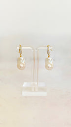 Glitzy Hook + Keshi Pearl