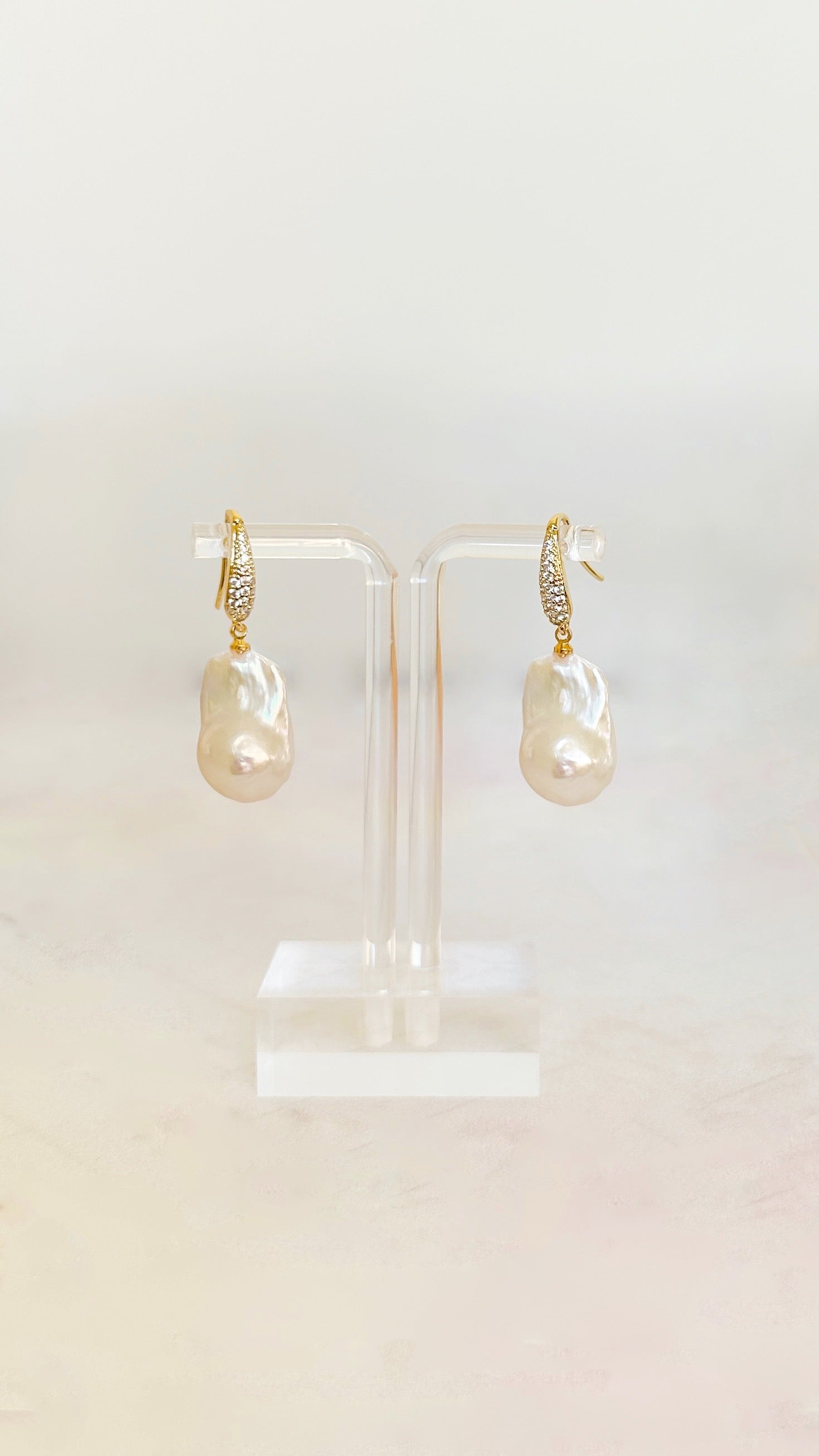 Glitzy Hook + Keshi Pearl