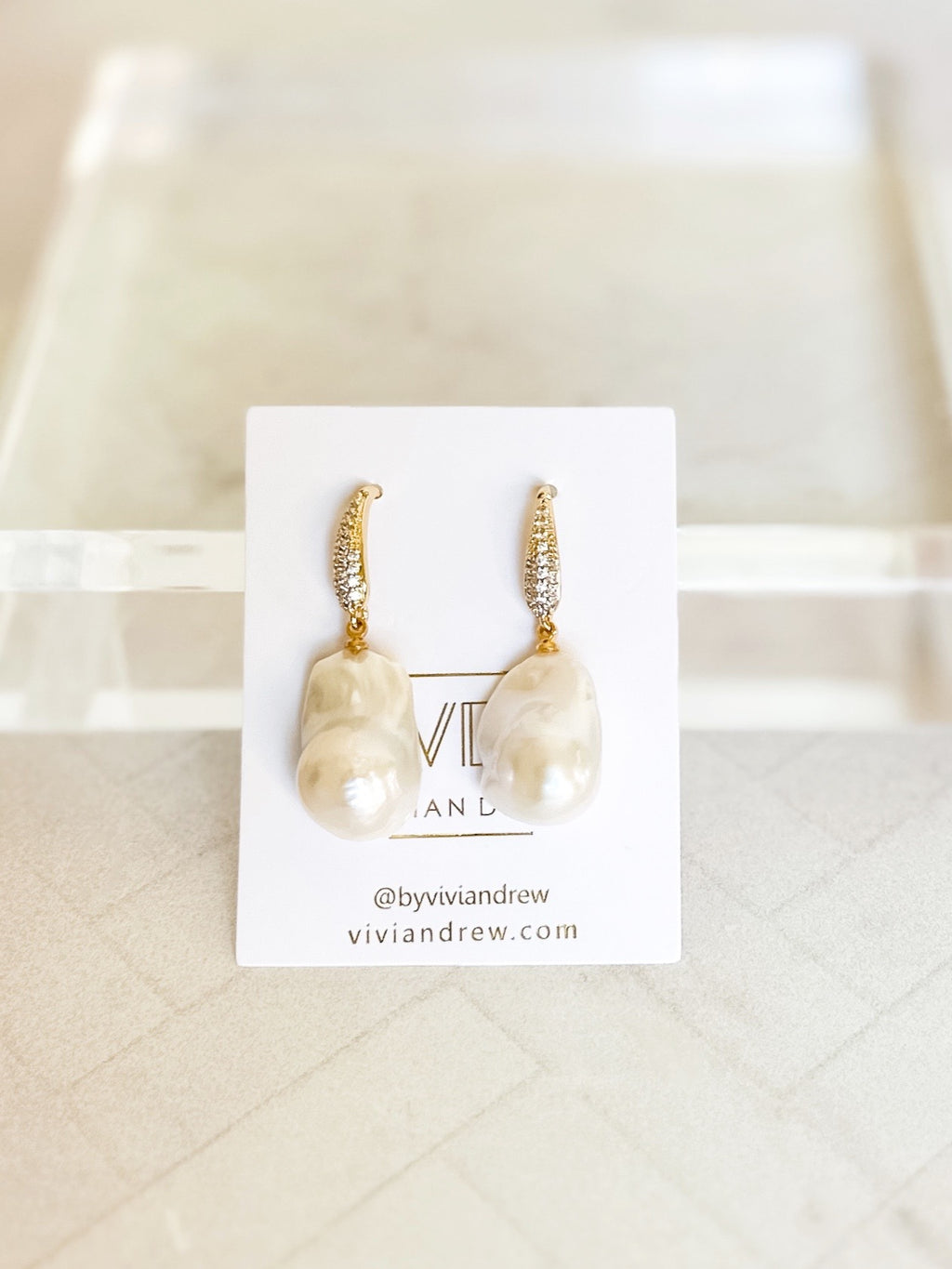 Glitzy Hook + Keshi Pearl