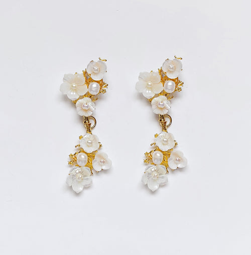 (Pre-Order) Delicate Pearl Flowers